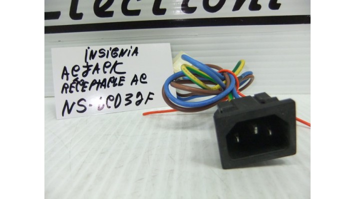 Insignia NS-LCD32F réceptacle AC
